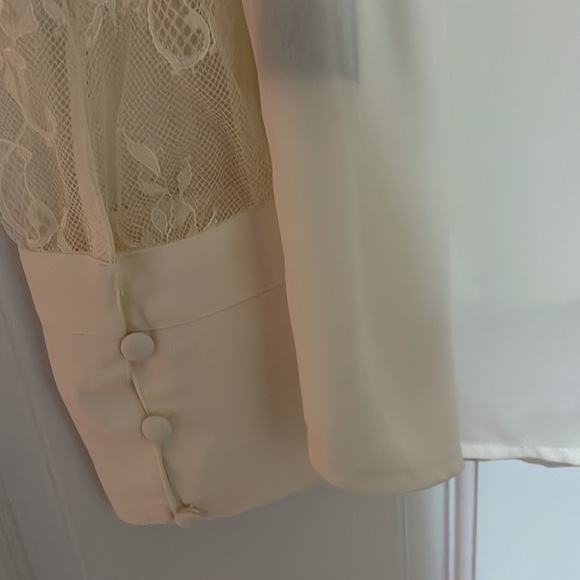 Catherine Malandrino Cream Lace/Silk like blouse in size large - Picture 7 of 8